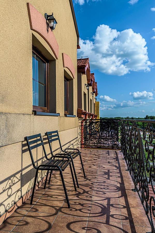 Hotel Stara Gorzelnia Licheń Dış mekan fotoğraf